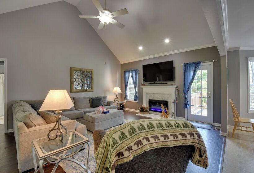 Cleveland Retreat W/ Deck: 2 Mi To Winery!