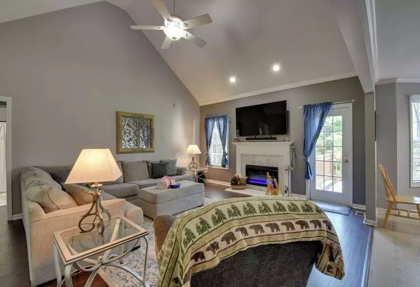 Cleveland Retreat W/ Deck: 2 Mi To Winery!