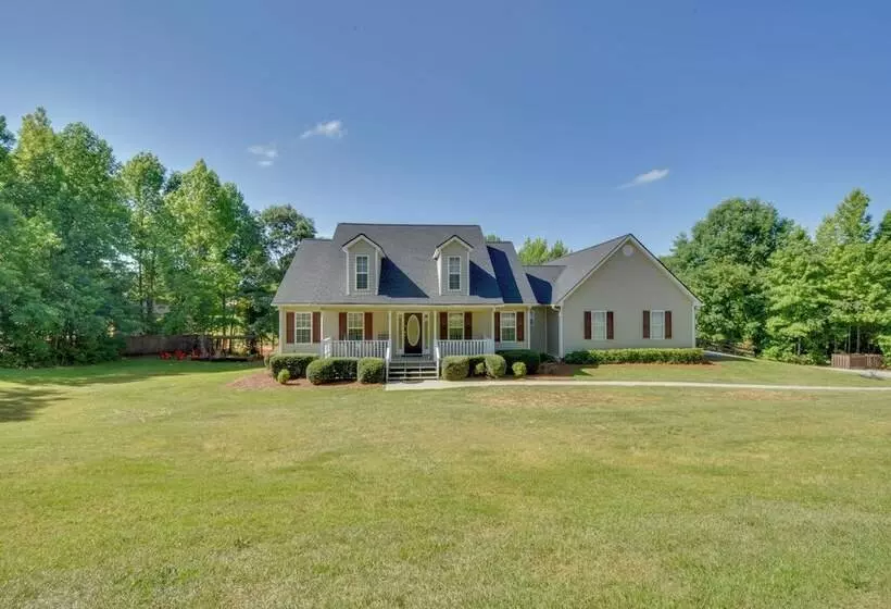 Cleveland Retreat W/ Deck: 2 Mi To Winery!