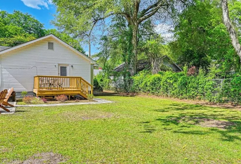 Private Hot Tub & Cold Plunge: Fayetteville Gem!