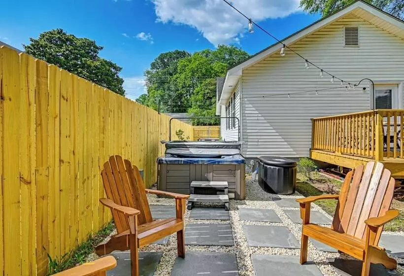 Private Hot Tub & Cold Plunge: Fayetteville Gem!