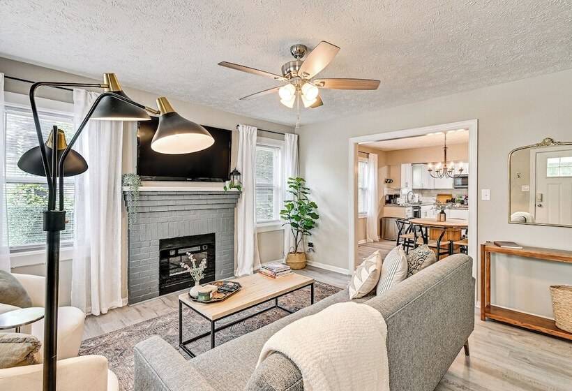 Private Hot Tub & Cold Plunge: Fayetteville Gem!