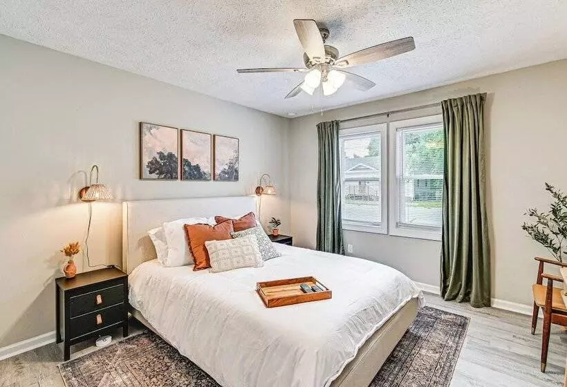 Private Hot Tub & Cold Plunge: Fayetteville Gem!