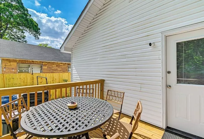 Private Hot Tub & Cold Plunge: Fayetteville Gem!