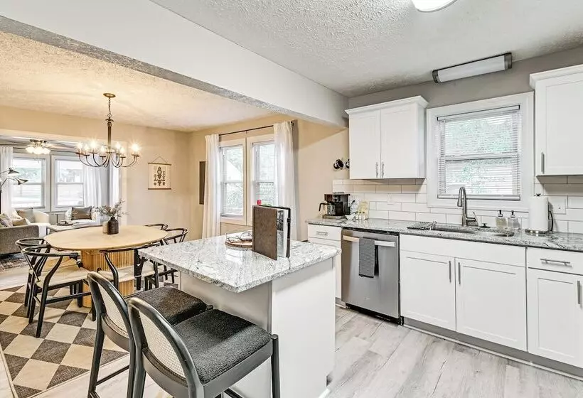 Private Hot Tub & Cold Plunge: Fayetteville Gem!