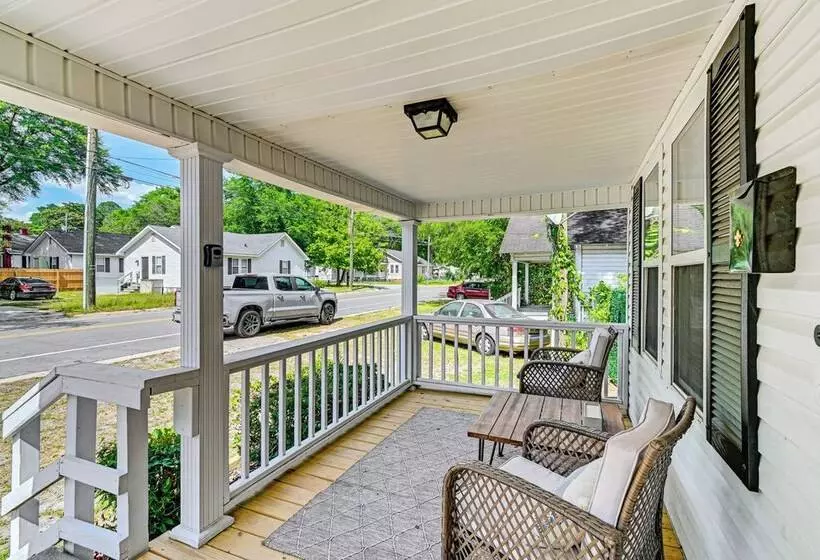 Private Hot Tub & Cold Plunge: Fayetteville Gem!