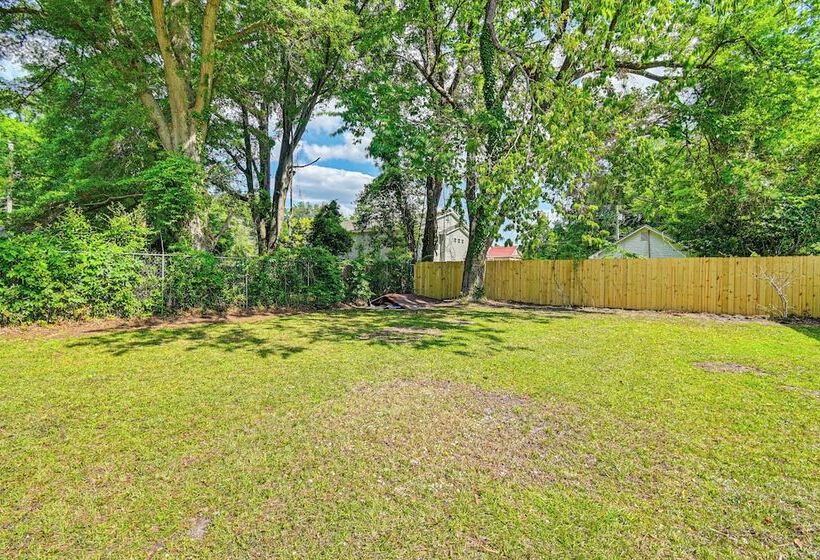 Private Hot Tub & Cold Plunge: Fayetteville Gem!