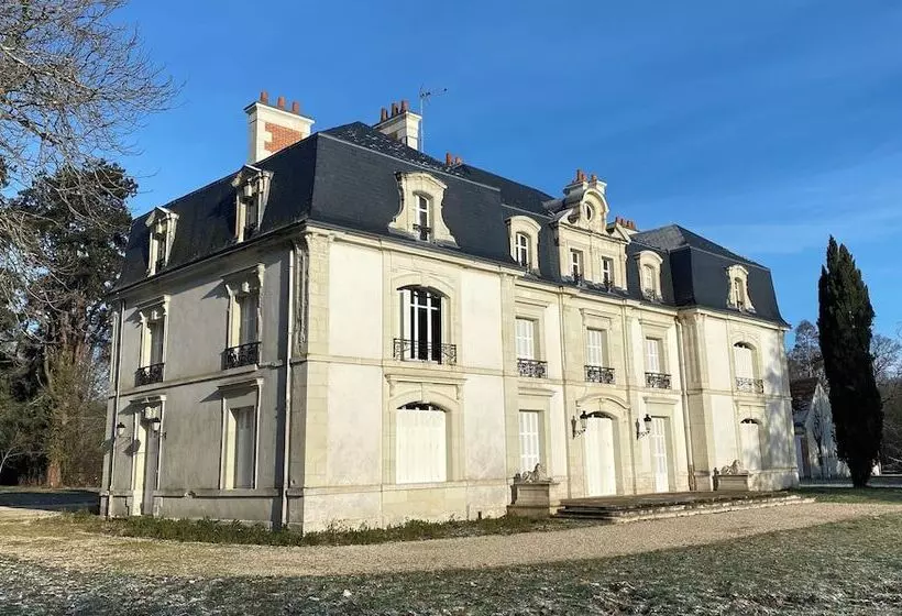 Hotelli Les Hayes En Sologne