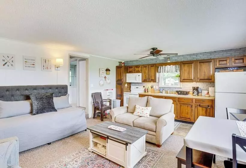 Lake Of The Ozarks Cabin W/ Private Dock + Kayaks