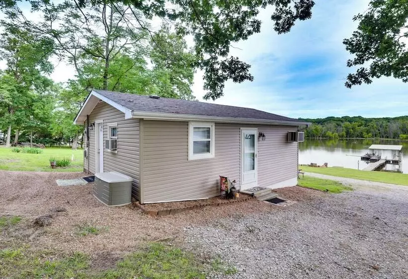 Lake Of The Ozarks Cabin W/ Private Dock + Kayaks