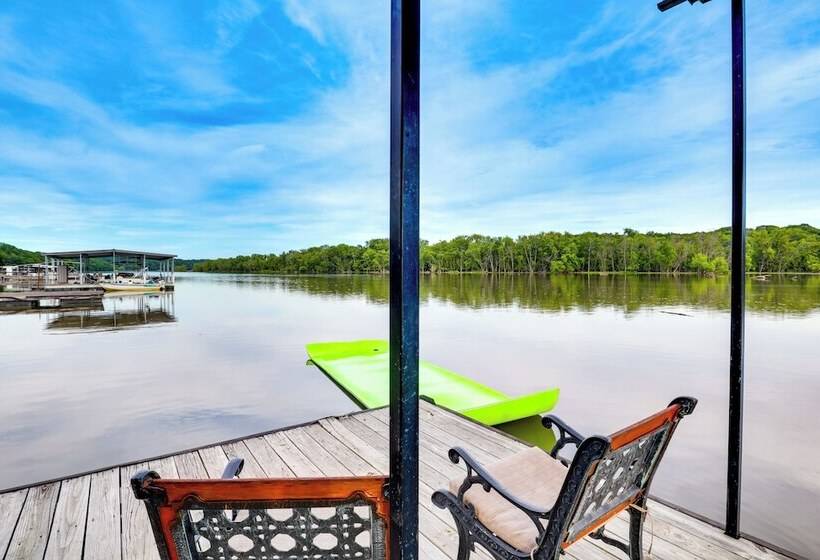 Lake Of The Ozarks Cabin W/ Private Dock + Kayaks