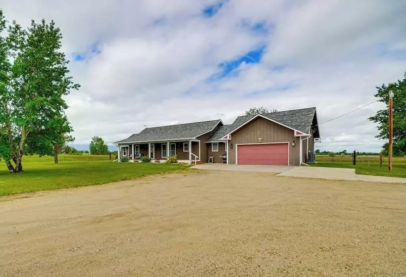 Lovely Roberts Home W/ Patio & Mountain Views!