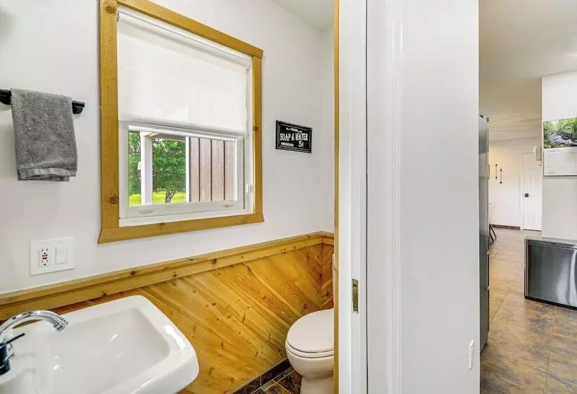 Lovely Roberts Home W/ Patio & Mountain Views!