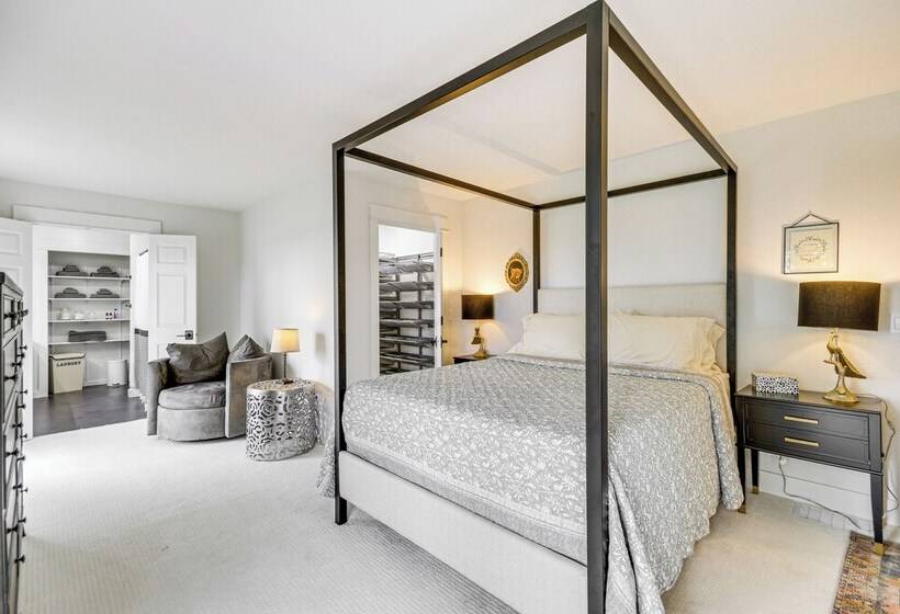 Lovely Roberts Home W/ Patio & Mountain Views!