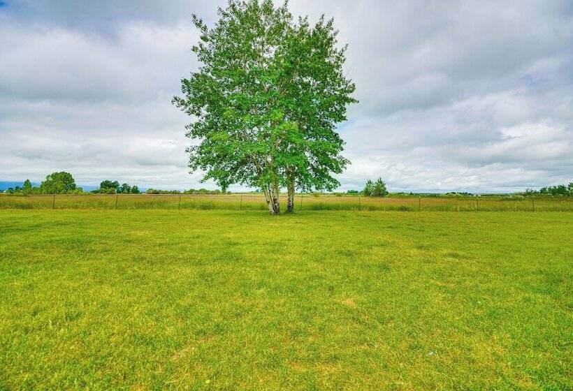 Lovely Roberts Home W/ Patio & Mountain Views!