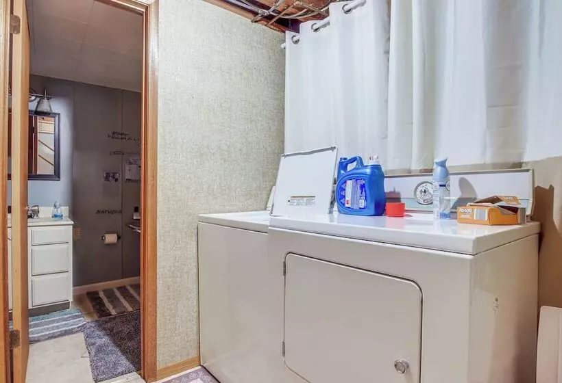 Walk To Park: Waterloo Home W/ Furnished Deck