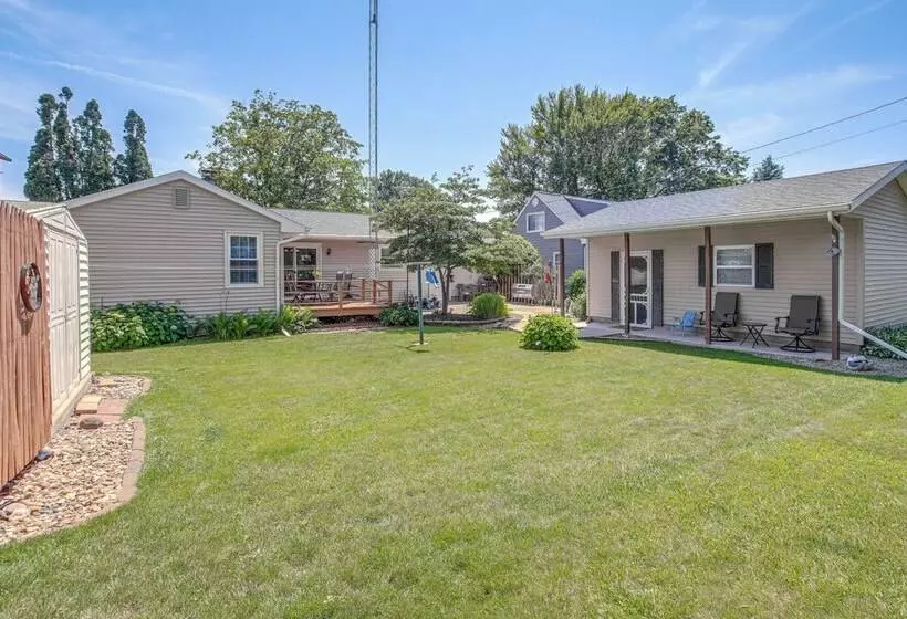 Walk To Park: Waterloo Home W/ Furnished Deck