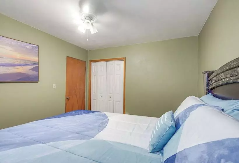 Walk To Park: Waterloo Home W/ Furnished Deck