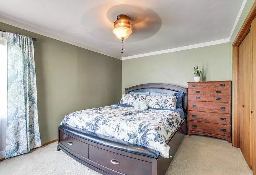 Walk To Park: Waterloo Home W/ Furnished Deck