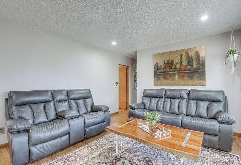 Walk To Park: Waterloo Home W/ Furnished Deck