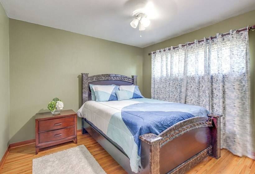 Walk To Park: Waterloo Home W/ Furnished Deck