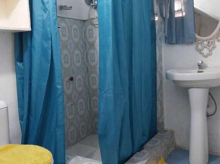 پانسیون Miss. Emily Place