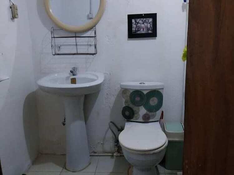 پانسیون Miss. Emily Place