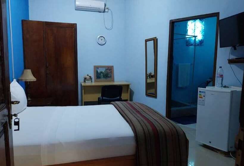 پانسیون Miss. Emily Place