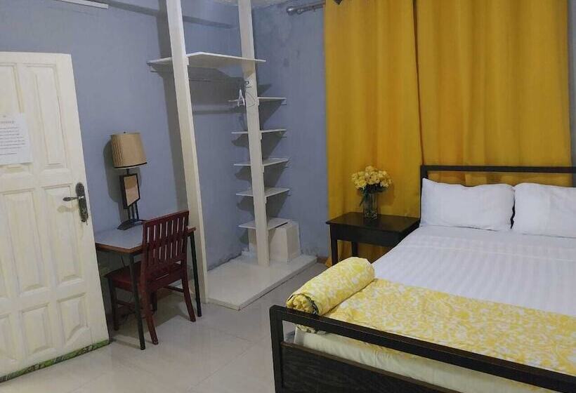 پانسیون Miss. Emily Place