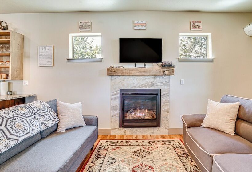 Charming Donnelly Home   1 Mi To Lake Cascade!