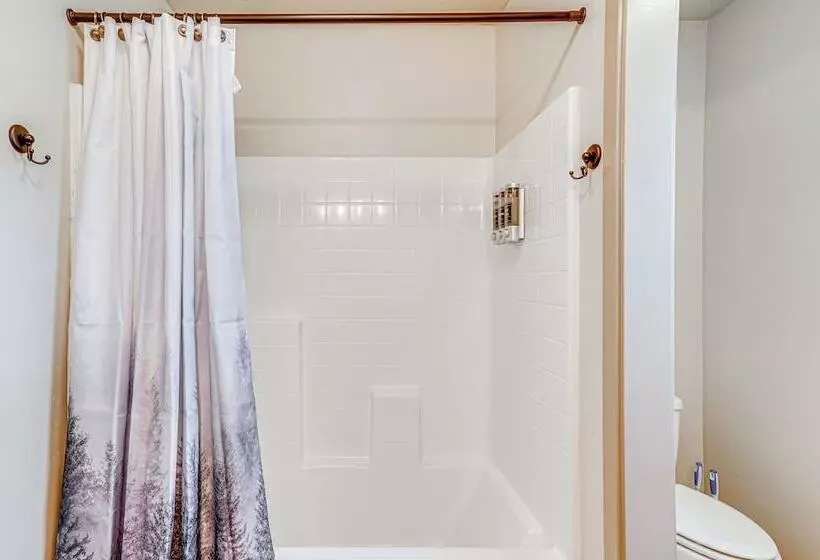 Charming Donnelly Home   1 Mi To Lake Cascade!