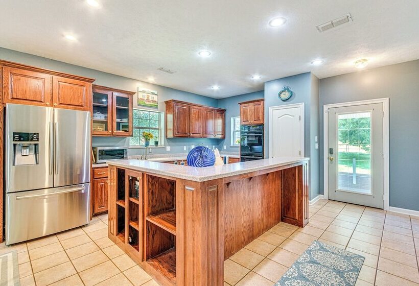 Pet Friendly Vilonia Home W/ Fenced Yard & Grill!