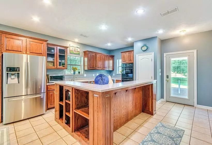 Pet Friendly Vilonia Home W/ Fenced Yard & Grill!