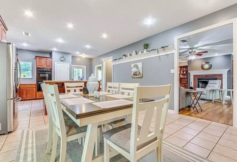 Pet Friendly Vilonia Home W/ Fenced Yard & Grill!