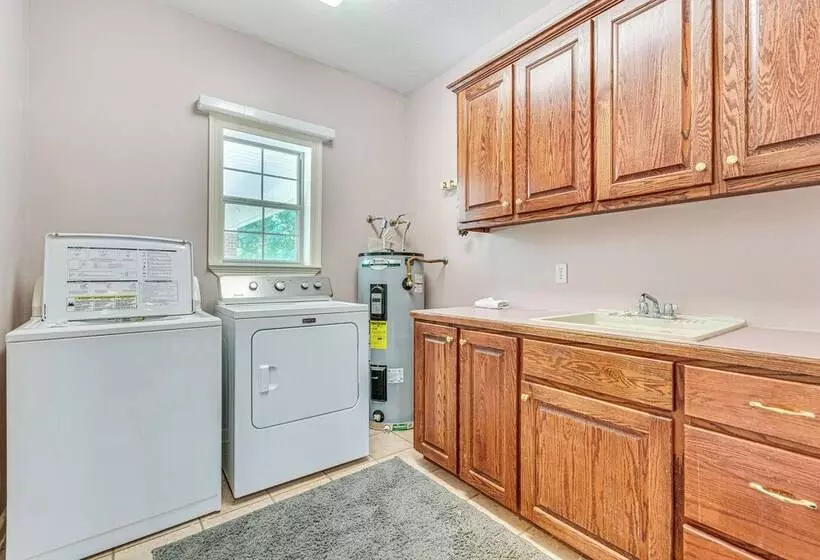Pet Friendly Vilonia Home W/ Fenced Yard & Grill!