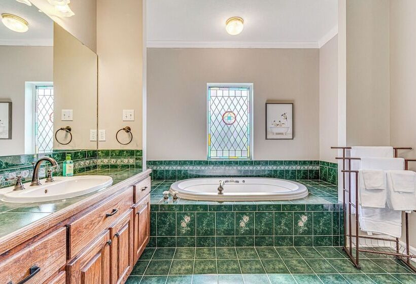 Pet Friendly Vilonia Home W/ Fenced Yard & Grill!