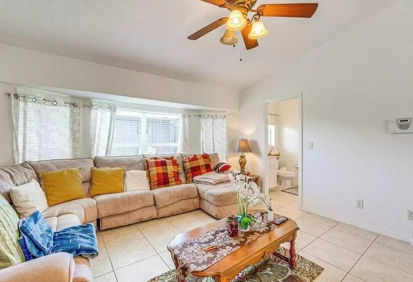 Port Charlotte Home ~ 3 Mi To Beach & Harbor!