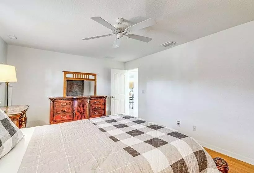 Port Charlotte Home ~ 3 Mi To Beach & Harbor!