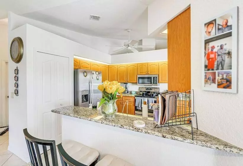 Port Charlotte Home ~ 3 Mi To Beach & Harbor!