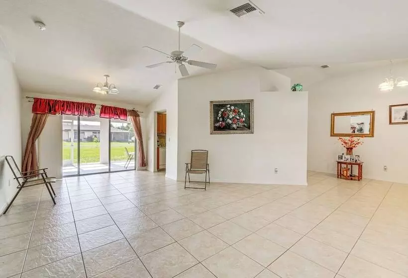 Port Charlotte Home ~ 3 Mi To Beach & Harbor!