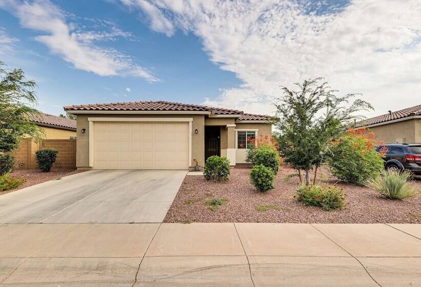 Quiet Casa Grande House Next To Villago Park!