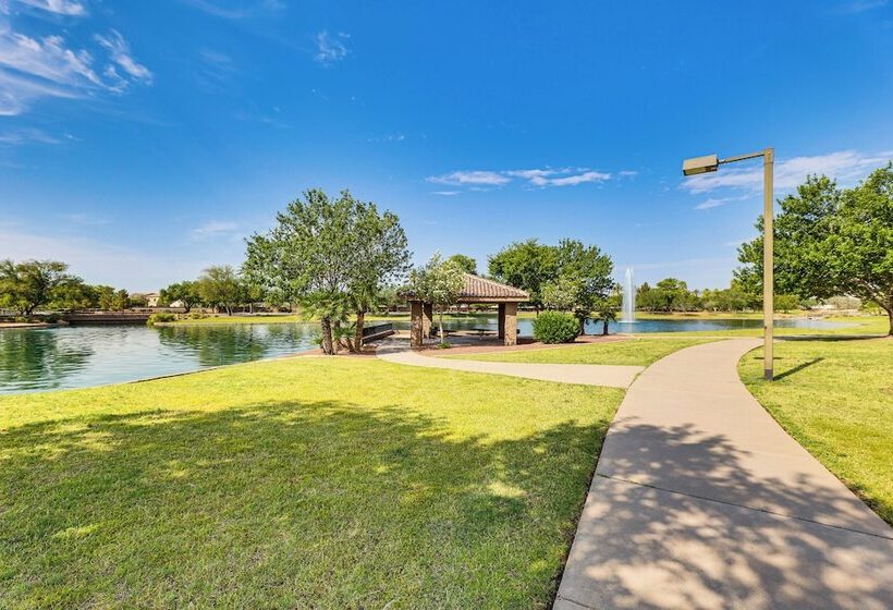 Quiet Casa Grande House Next To Villago Park!