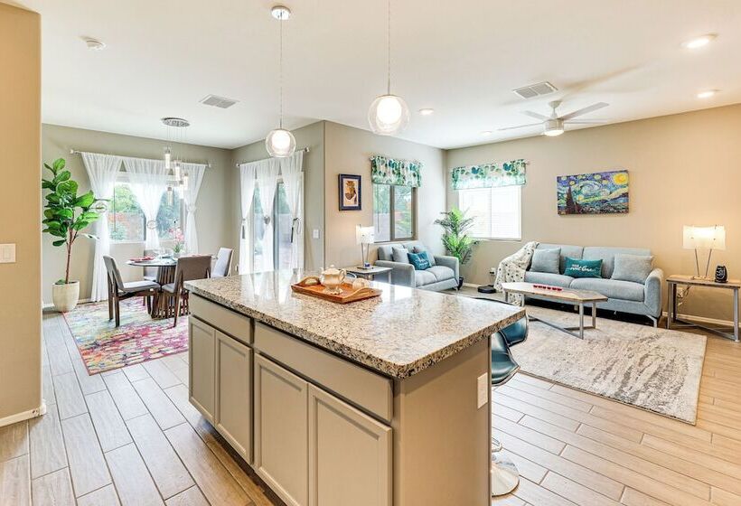Quiet Casa Grande House Next To Villago Park!