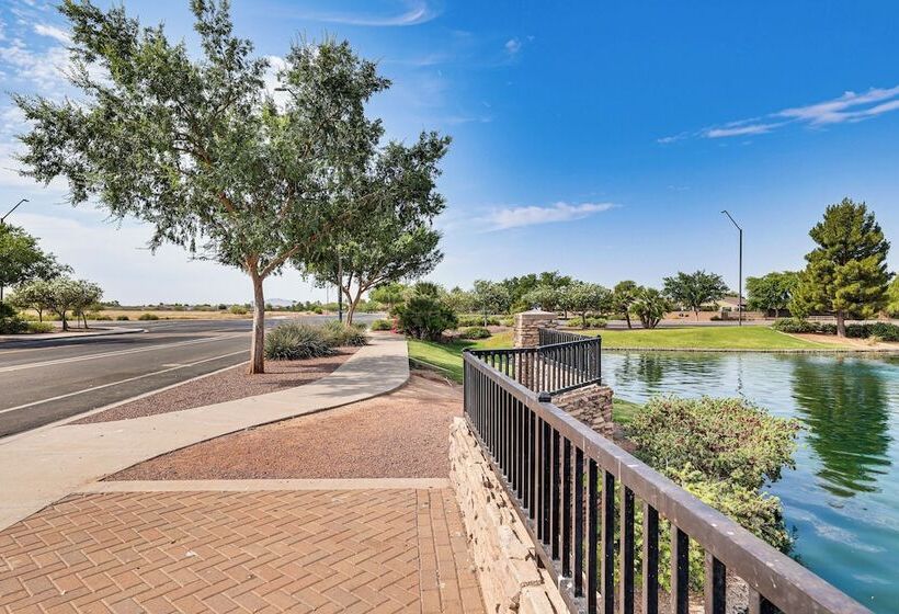 Quiet Casa Grande House Next To Villago Park!