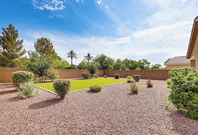 Quiet Casa Grande House Next To Villago Park!