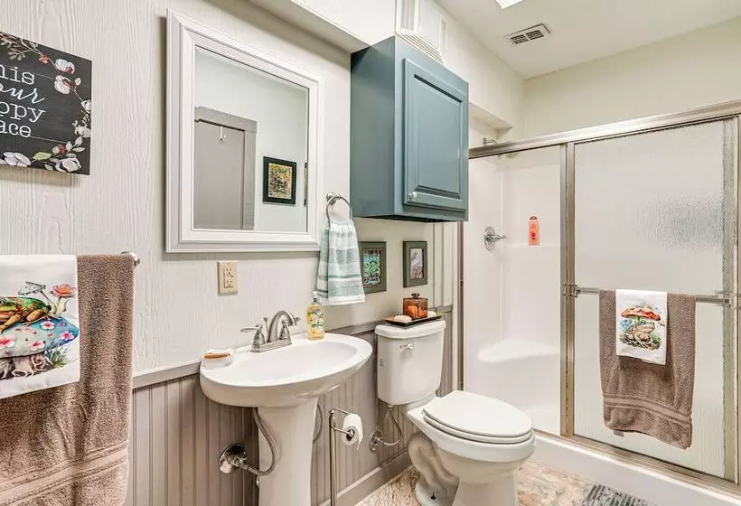 Riverfront Home W/ Boat Launch In Jefferson