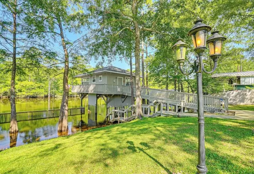 Riverfront Home W/ Boat Launch In Jefferson