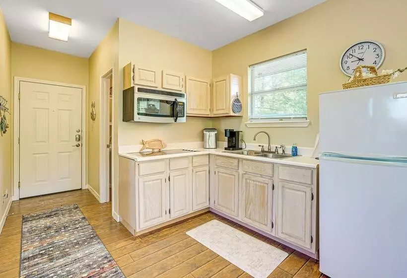 Riverfront Home W/ Boat Launch In Jefferson