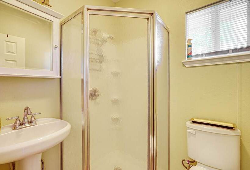 Riverfront Home W/ Boat Launch In Jefferson