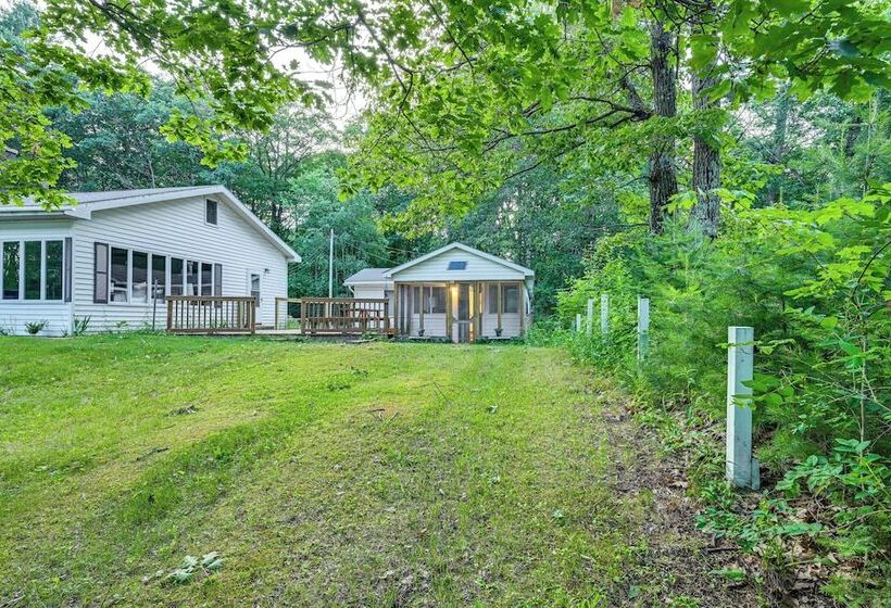Secluded East Tawas Cabin W/ Private Beach Access!